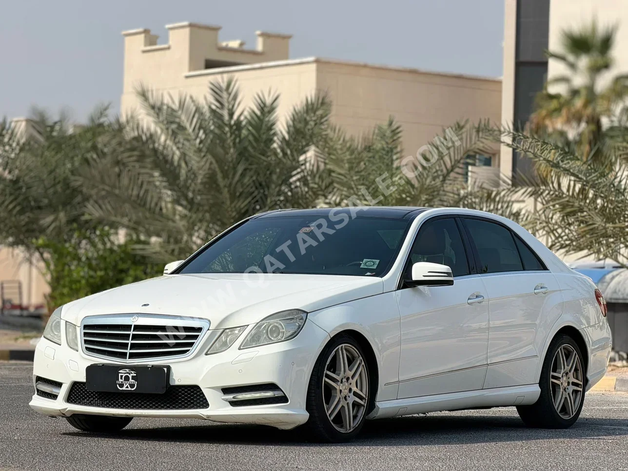 Mercedes-Benz  E-Class  400  2013  Automatic  236,000 Km  6 Cylinder  Rear Wheel Drive (RWD)  Sedan  White