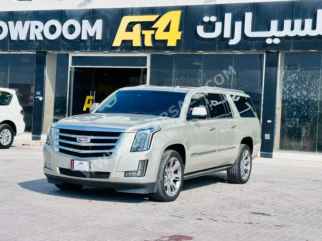 Cadillac  Escalade  ESV  2016  Automatic  180,000 Km  8 Cylinder  Four Wheel Drive (4WD)  SUV  Silver