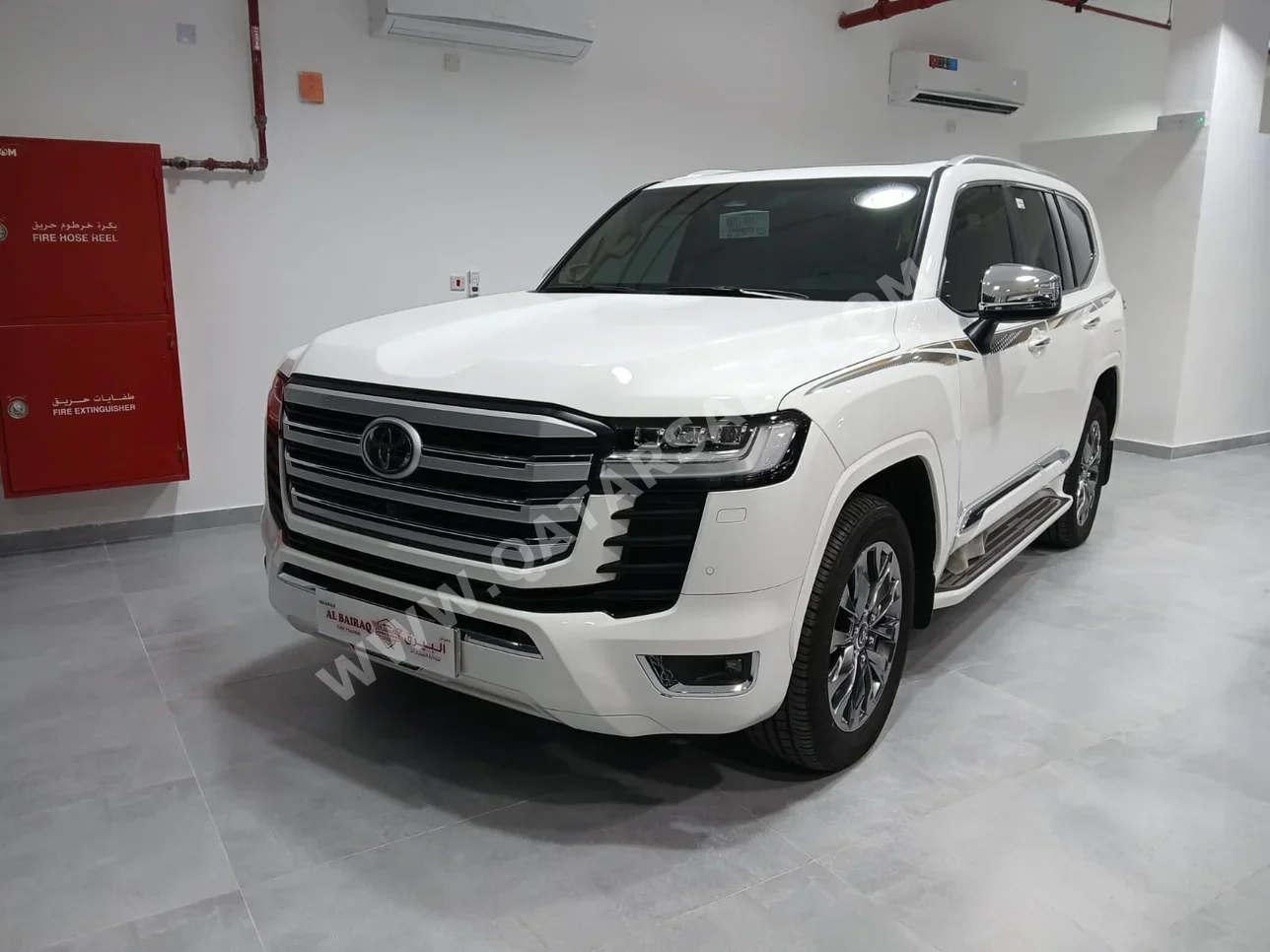 Toyota  Land Cruiser  VXR Twin Turbo  2025  Automatic  2,800 Km  6 Cylinder  Four Wheel Drive (4WD)  SUV  White  With Warranty