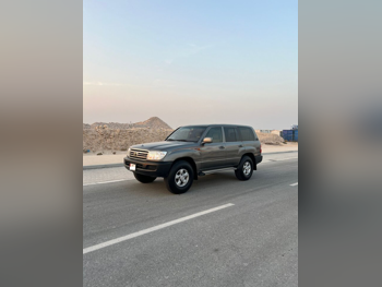 Toyota  Land Cruiser  GX  2004  Manual  325,000 Km  6 Cylinder  Four Wheel Drive (4WD)  SUV  Gray