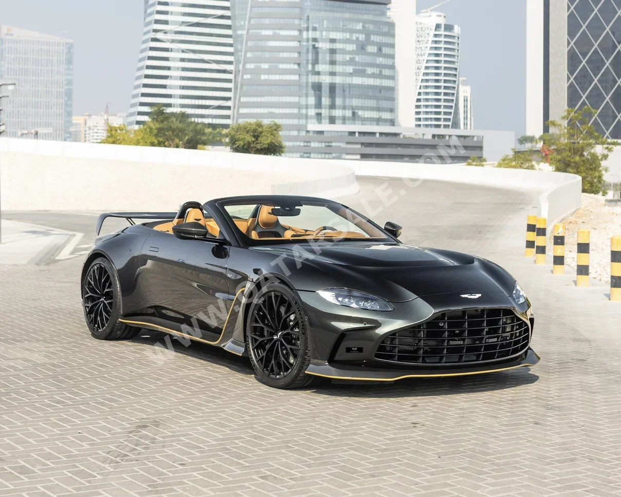 Aston Martin  Speedster  2023  Automatic  600 Km  12 Cylinder  Rear Wheel Drive (RWD)  Convertible  Olive Green