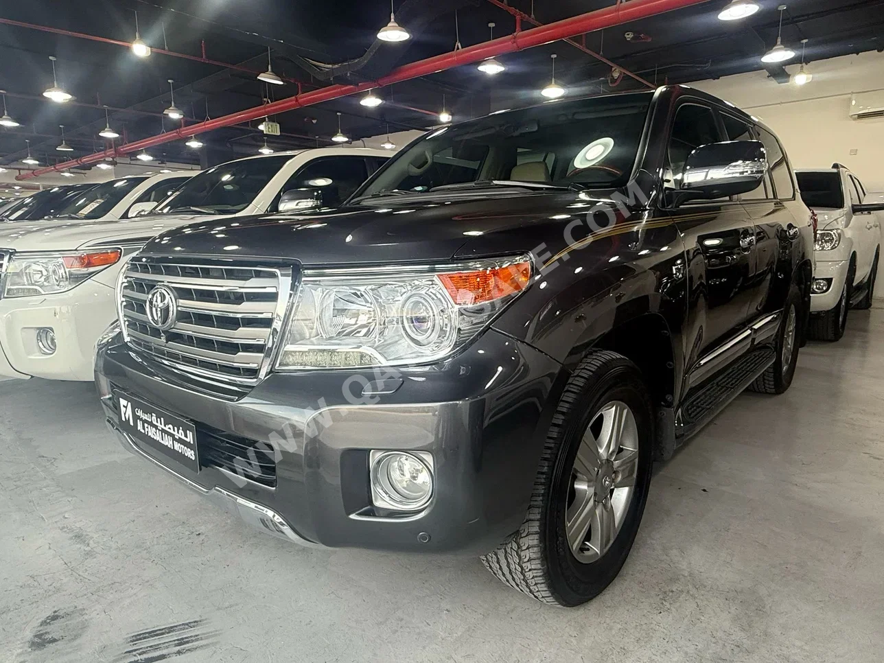 Toyota  Land Cruiser  VXR  2013  Automatic  286,000 Km  8 Cylinder  Four Wheel Drive (4WD)  SUV  Gray