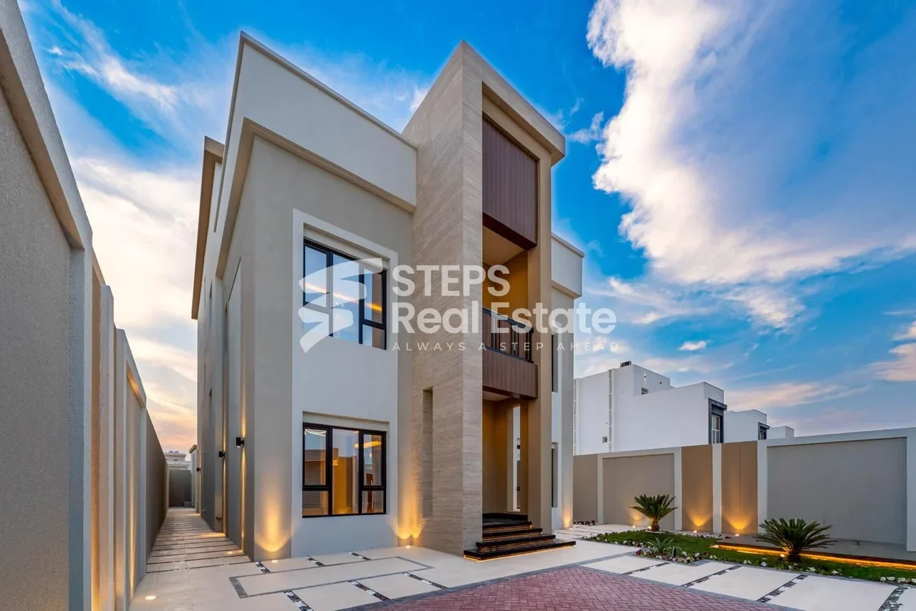 Family Residential - Not Furnished - Doha - Nuaija - 7 Bedrooms