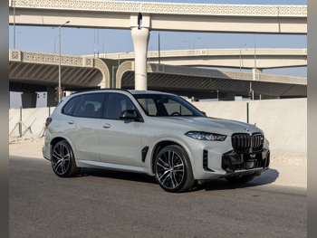 بي ام دبليو  الفئة - اكس  اكس 5 ام 50 اي  2024  اوتوماتيك  46,000 كم  8 سلندر  دفع رباعي  اس يو في  رمادي ناردو  تحت الضمان