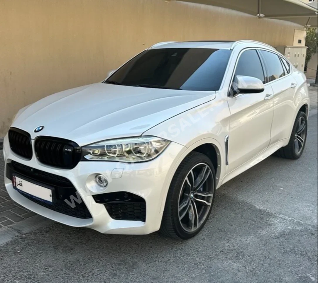 بي ام دبليو الفئة - اكس اكس 6 ام 2015 اوتوماتيك 90,000 كم 8 سلندر دفع رباعي اس يو في أبيض