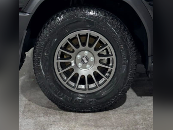 رنقات العجلات 17 بوصة  5  الألومنيوم  رمادي  4 \  جيتور