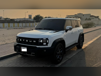 جيتور تي 2 لكجري 2025 اوتوماتيك 12,000 كم 4 سلندر دفع رباعي اس يو في أبيض تحت الضمان