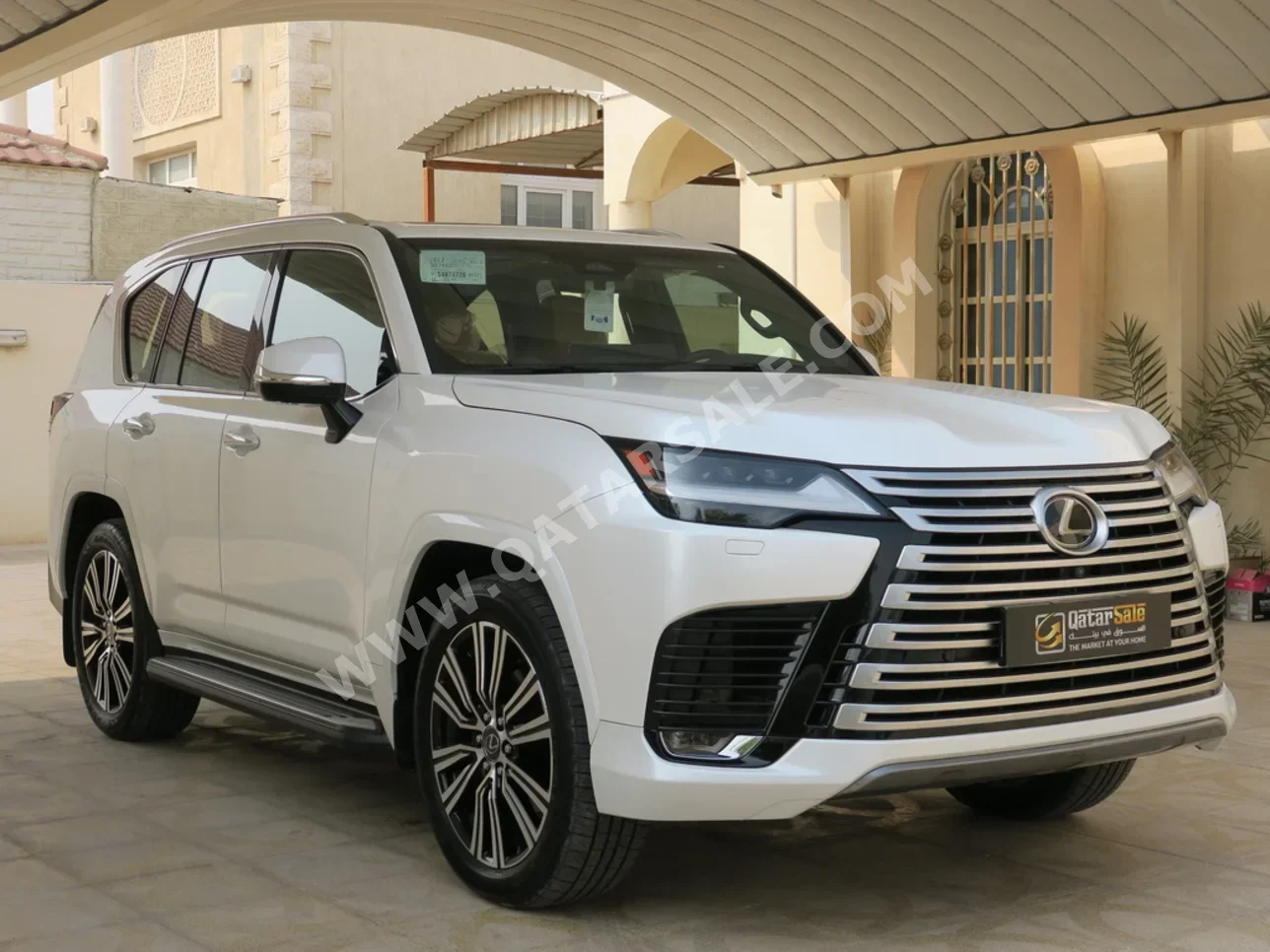 Lexus  LX  600 Luxury  2025  Automatic  6,000 Km  6 Cylinder  Four Wheel Drive (4WD)  SUV  White  With Warranty