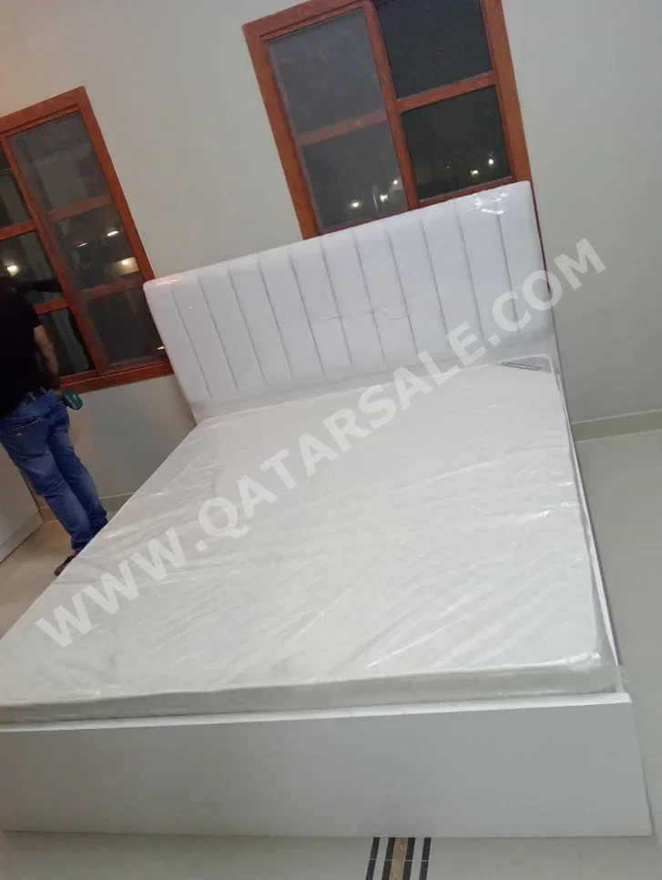 Beds - Lifestyle  - Queen  - White  - Mattress Included