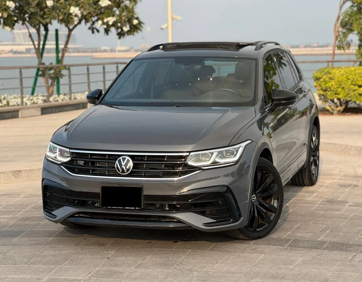 Volkswagen Tiguan R-Line 2022 Automatic 25,500 Km 4 Cylinder Four Wheel Drive (4WD) SUV Dark Gray With Warranty