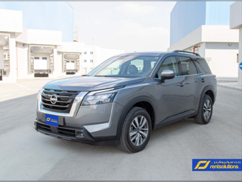 Nissan  Pathfinder  6 Cylinder  SUV 4x4  Grey  2025