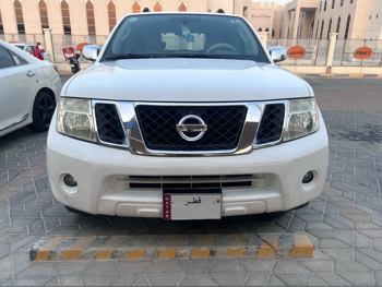 نيسان باثفايندر إس إي 2010 اوتوماتيك 203,000 كم 6 سلندر اس يو في أبيض