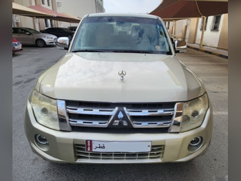 Mitsubishi  Pajero  3.5  2013  Automatic  294,000 Km  6 Cylinder  Four Wheel Drive (4WD)  Classic  Beige