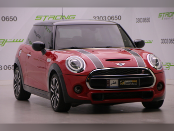 ميني  كوبر  اس  2021  اوتوماتيك  35,000 كم  4 سلندر  سحب امامي  هاتشباك  أحمر