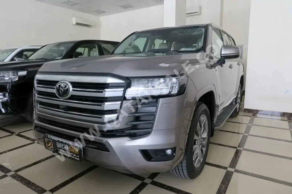 Toyota  Land Cruiser  GXR  2022  Automatic  0 Km  6 Cylinder  Four Wheel Drive (4WD)  SUV  Gray  With Warranty