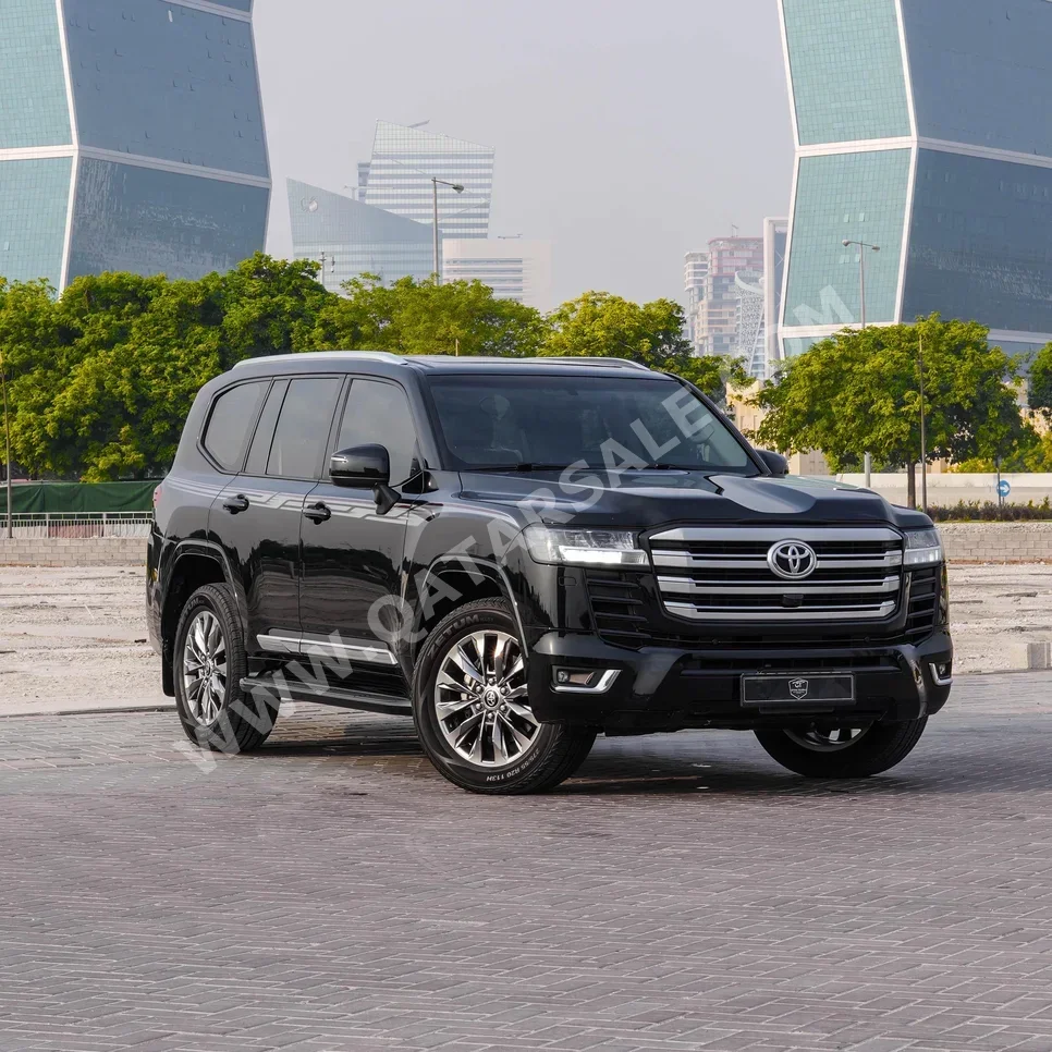 Toyota Land Cruiser GXR Twin Turbo 2022 Automatic 50,000 Km 6 Cylinder Four Wheel Drive (4WD) SUV Gray With Warranty