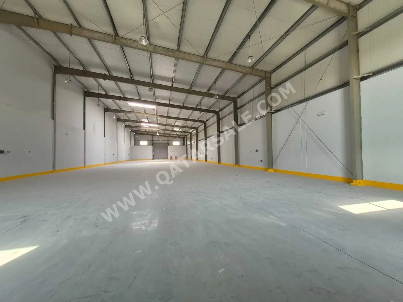 Warehouses & Stores - Al Wakrah  - Barkit Al Awamer  -Area Size: 800 Square Meter
