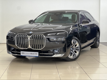 بي ام دبليو  الفئة - السابعة  735 اي  2026  اوتوماتيك  5,000 كم  6 سلندر  دفع خلفي  سيدان  أسود  تحت الضمان