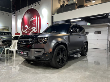 لاند روفر  ديفيندر  90  2023  اوتوماتيك  40,000 كم  8 سلندر  دفع رباعي  اس يو في  رمادي كاربيثيان  تحت الضمان