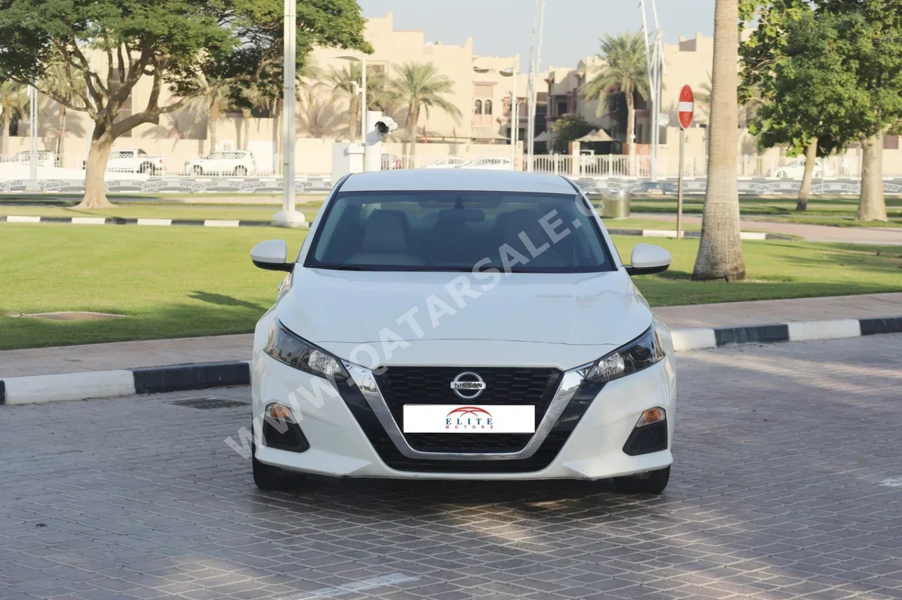 Nissan  Altima  2.5 S  2022  Automatic  51,600 Km  4 Cylinder  Front Wheel Drive (FWD)  Sedan  White