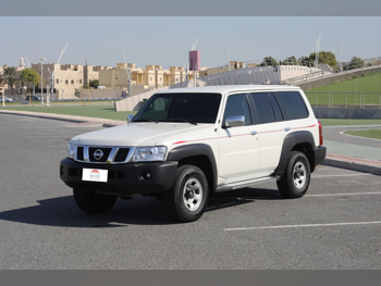 Nissan  Patrol  Safari  2022  Automatic  25,000 Km  6 Cylinder  Four Wheel Drive (4WD)  SUV  White