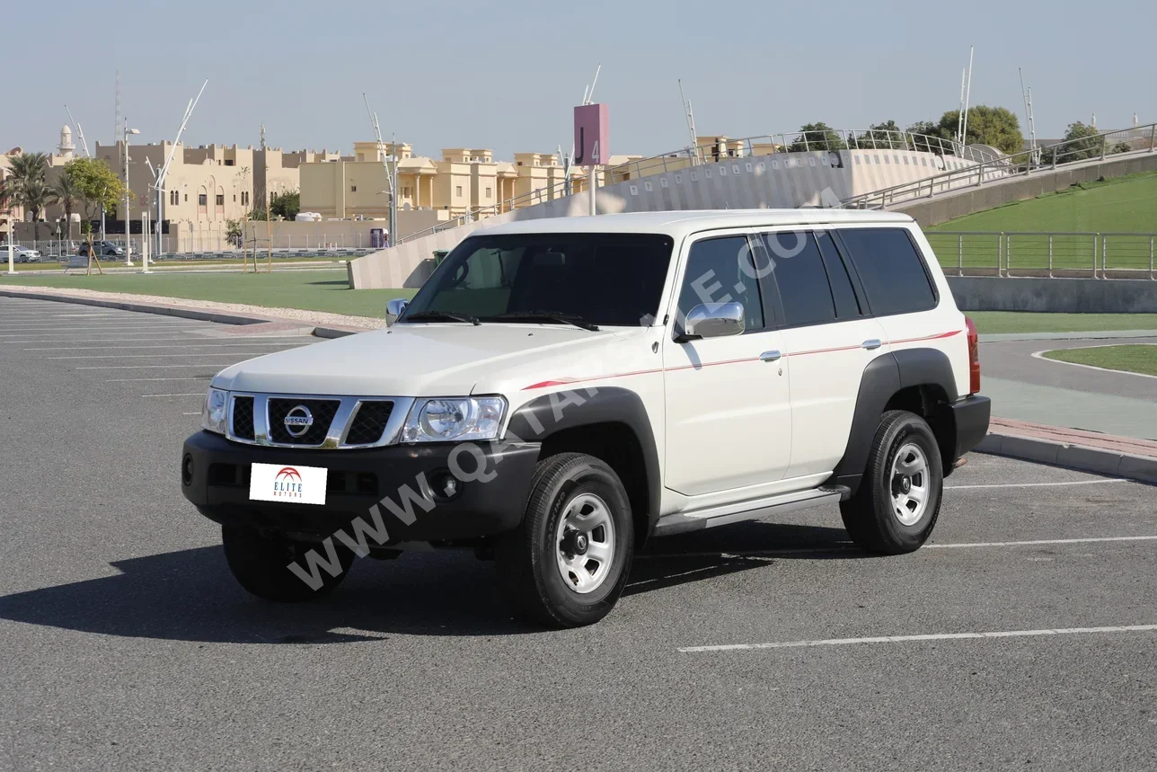 Nissan  Patrol  Safari  2022  Automatic  25,000 Km  6 Cylinder  Four Wheel Drive (4WD)  SUV  White