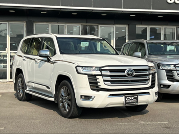 Toyota  Land Cruiser  VXR Twin Turbo  2024  Automatic  32,000 Km  6 Cylinder  Four Wheel Drive (4WD)  SUV  White  With Warranty