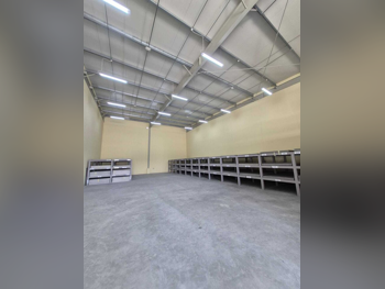 مخازن و مستودعات - الوكرة  - بركة العوامر  -المساحة: 300 متر مربع