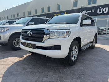 تويوتا  لاند كروزر  جي اكس  2018  اوتوماتيك  266,000 كم  6 سلندر  دفع رباعي  اس يو في  أبيض