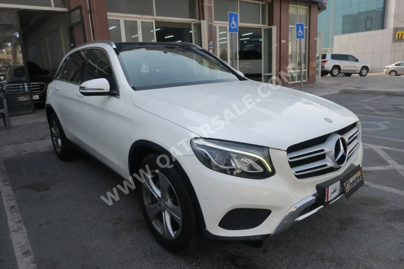 Mercedes-Benz  GLC  250  2017  Automatic  35,000 Km  4 Cylinder  All Wheel Drive (AWD)  SUV  White