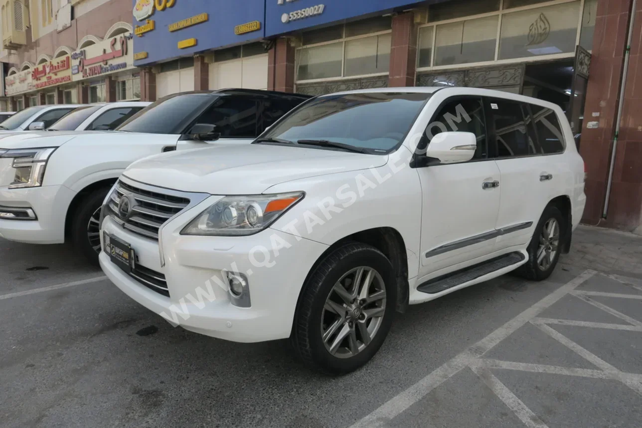 Lexus  LX  570  2014  Automatic  340,000 Km  8 Cylinder  Four Wheel Drive (4WD)  SUV  White