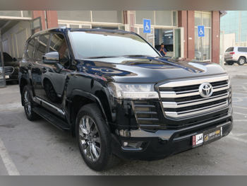 تويوتا  لاند كروزر  جي اكس ار توين توربو  2024  اوتوماتيك  65,000 كم  6 سلندر  دفع رباعي  اس يو في  أسود  تحت الضمان