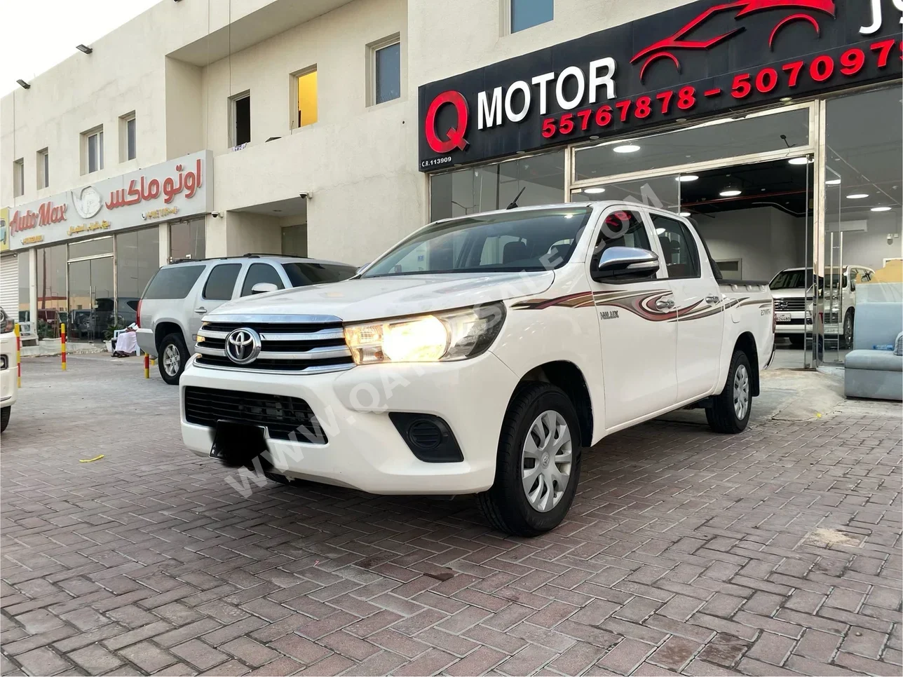 Toyota  Hilux  2016  Automatic  260,000 Km  4 Cylinder  Four Wheel Drive (4WD)  Pick Up  White
