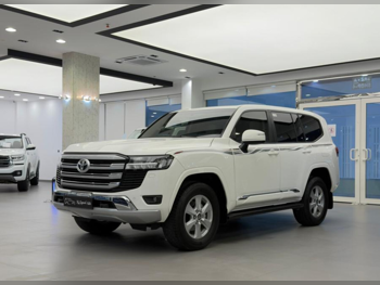 تويوتا  لاند كروزر  جي اكس ار  2024  اوتوماتيك  65,000 كم  6 سلندر  دفع رباعي  اس يو في  أبيض  تحت الضمان