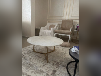 الطاولات والخزائن الجانبية طاولة قهوة وسط - ايكيا - اللون الرمادي