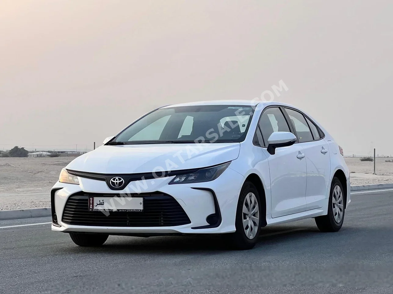 تويوتا كورولا اكس ال اي 2023 اوتوماتيك 111,000 كم 4 سلندر سحب امامي سيدان أبيض