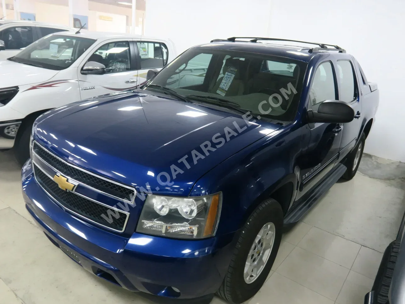 Chevrolet Avalanche 2013 Automatic 87,000 Km 8 Cylinder Four Wheel Drive (4WD) Pick Up Blue