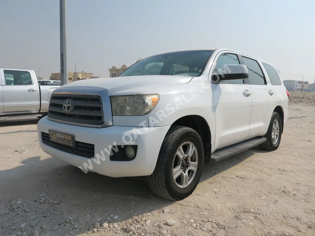Toyota Sequoia 2014 Automatic 430,000 Km 8 Cylinder Four Wheel Drive (4WD) SUV White