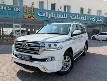 Toyota  Land Cruiser  VXR  2018  Automatic  139,000 Km  8 Cylinder  Four Wheel Drive (4WD)  SUV  White