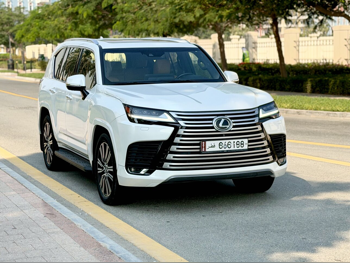 لكزس  ال اكس  600 لكجري  2023  اوتوماتيك  125,000 كم  6 سلندر  دفع رباعي  اس يو في  أبيض  تحت الضمان