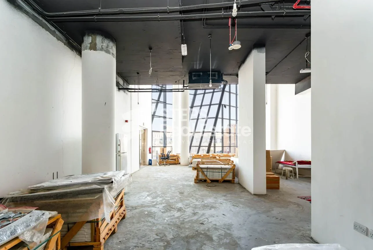 محلات تجارية - غير مفروشة - الدوحة للايجار - فريج بن عمران