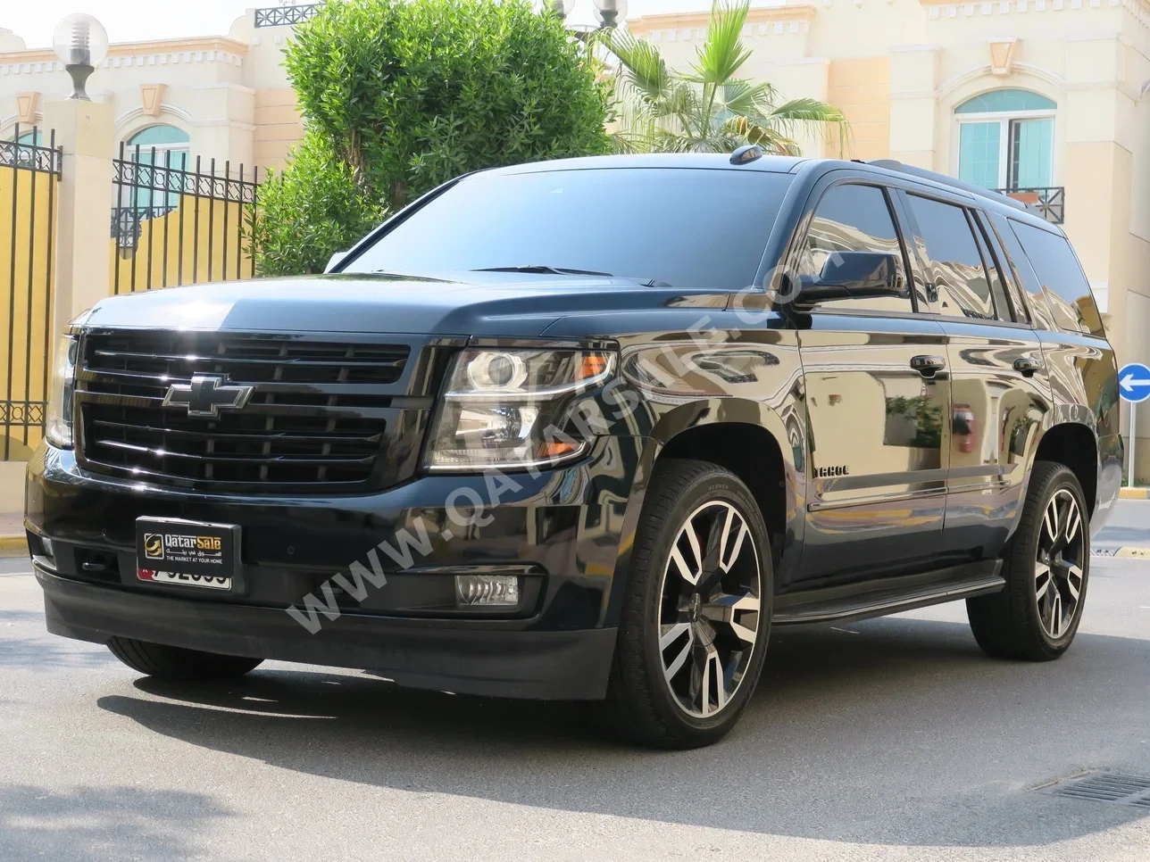 شفروليه تاهو ار اس تي 2019 اوتوماتيك 114,000 كم 8 سلندر دفع رباعي اس يو في أسود