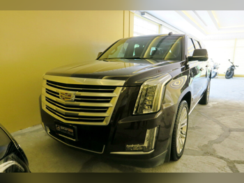 كاديلاك  اسكيليد  بلاتينيوم  2015  اوتوماتيك  188,000 كم  8 سلندر  دفع رباعي  اس يو في  رمادي