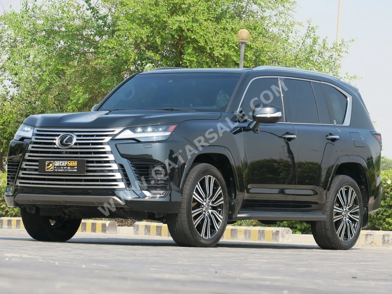 Lexus  LX  600 Luxury  2022  Automatic  73,000 Km  6 Cylinder  Four Wheel Drive (4WD)  SUV  Black  With Warranty