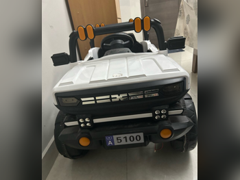 Powered Ride-Ons - 3-4 Years - White