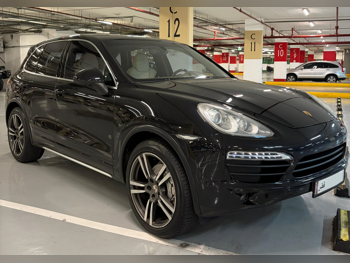 بورش  كيان  اس  2013  اوتوماتيك  130,000 كم  8 سلندر  دفع رباعي  اس يو في  أسود