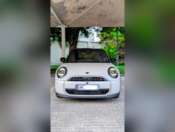 Mini Cooper S 2025 Automatic 9,200 Km 4 Cylinder Front Wheel Drive (FWD) Hatchback White With Warranty