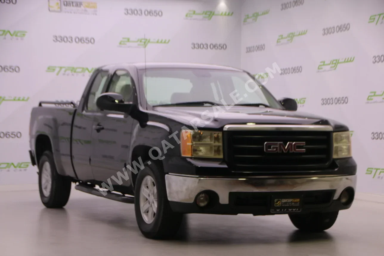 جي ام سي سييرا 1500 2008 اوتوماتيك 78,000 كم 8 سلندر دفع رباعي بيكب أسود