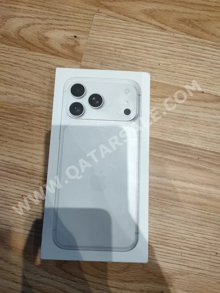 Mobile Phones Apple  - Iphone 17  - Pro Max  - Silver