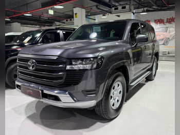 تويوتا  لاند كروزر  جي اكس  2024  اوتوماتيك  25,000 كم  6 سلندر  دفع رباعي  اس يو في  رمادي  تحت الضمان